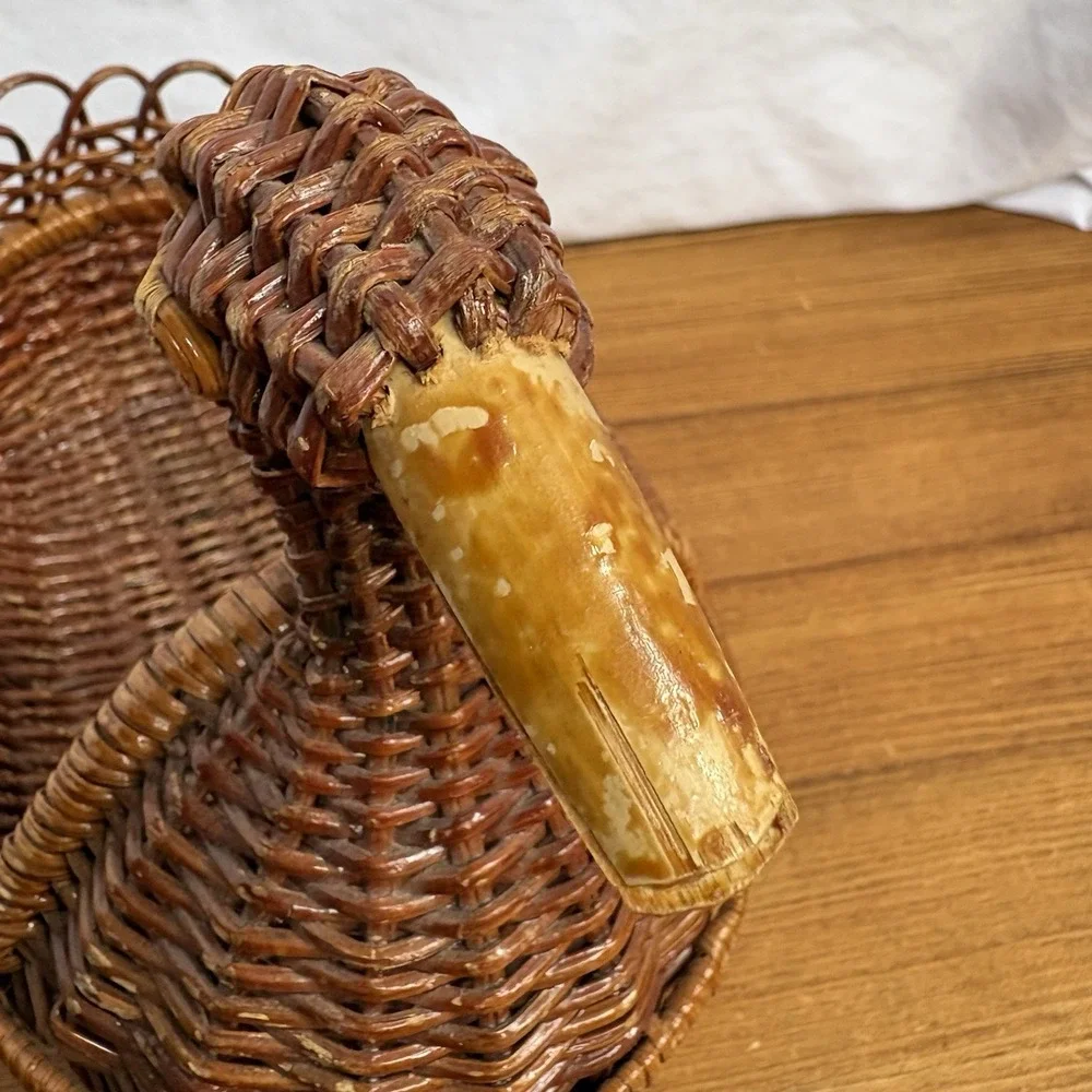 Vintage Wicker Duck Shaped Basket Handwoven Rattan Decorative Tray 8